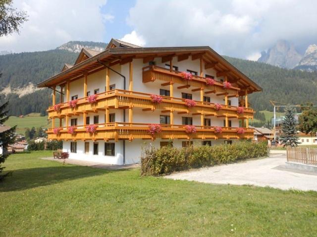 Residence Dolomia Pozza di Fassa Luaran gambar