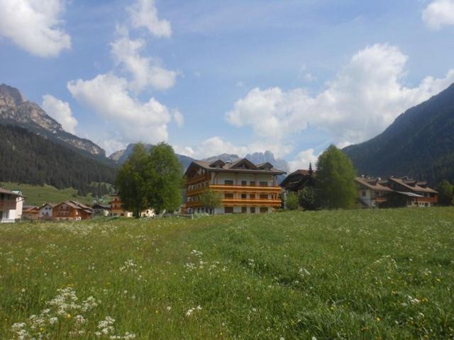 Residence Dolomia Pozza di Fassa Luaran gambar